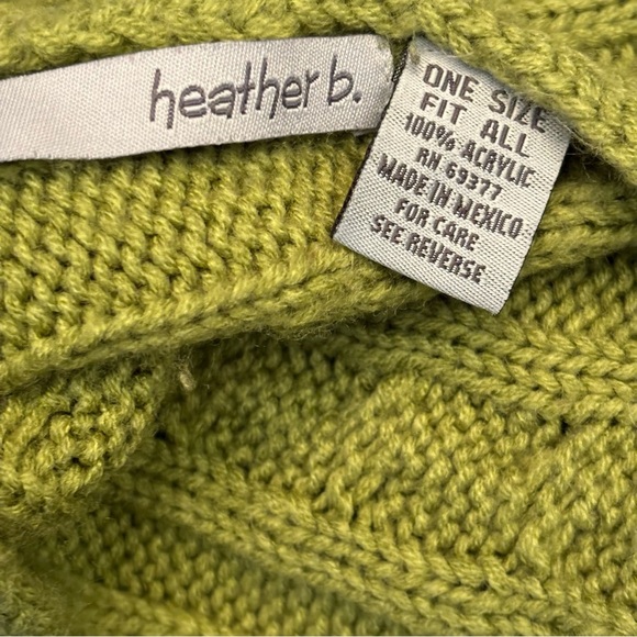 🛍️3/$30 Heather VB. women’s green fringed cableknit shawl poncho sweater cape - Picture 4 of 4